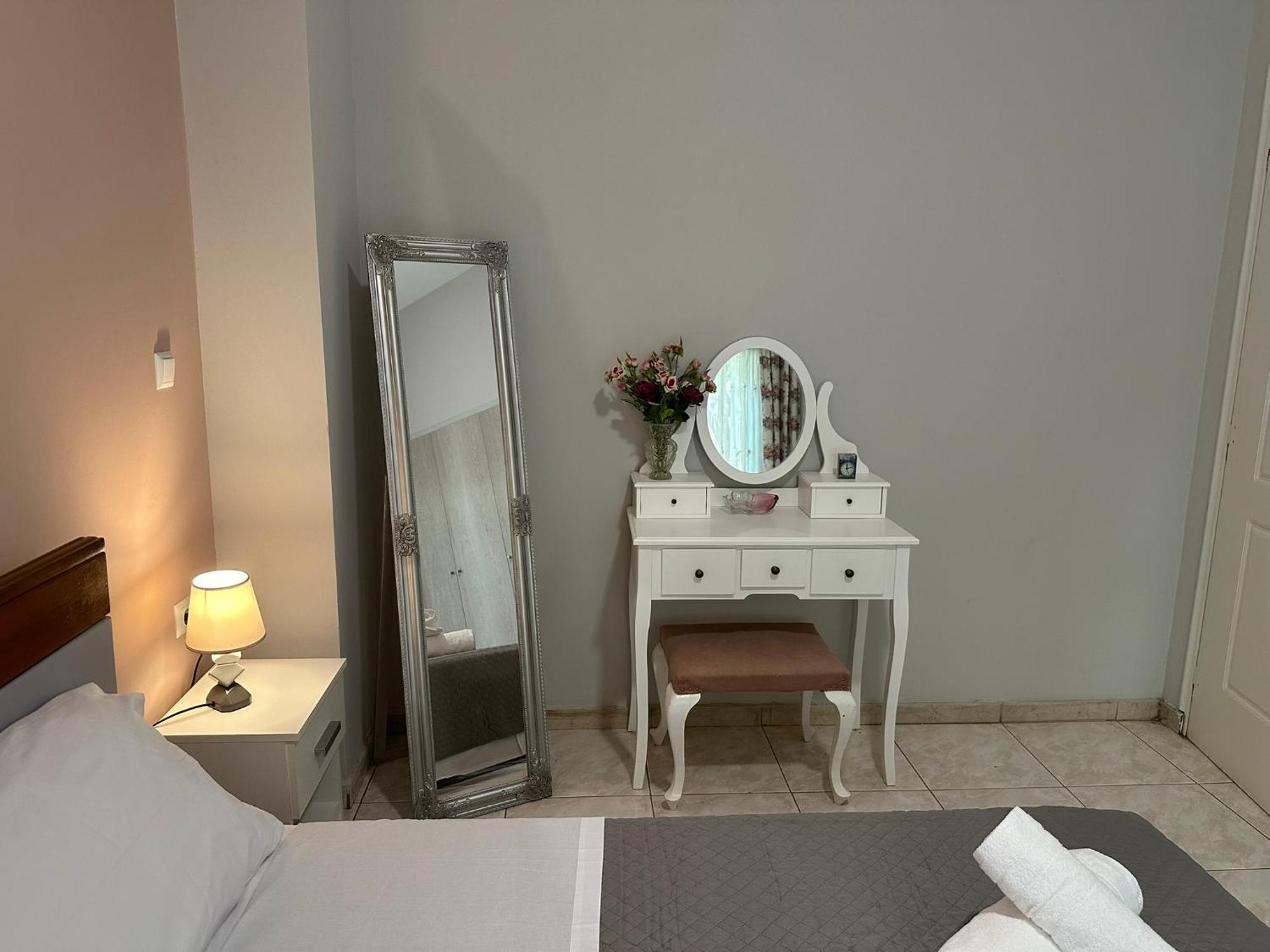 Evterpi - With Loft And Garden In The Heart Of Kalamata