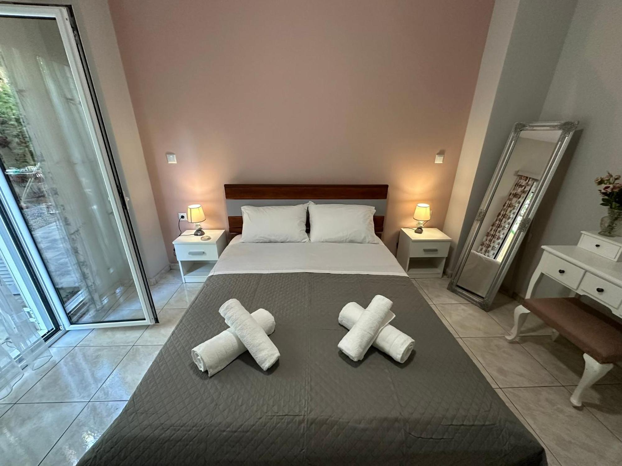 Evterpi - With Loft And Garden In The Heart Of Apartment Kalamata