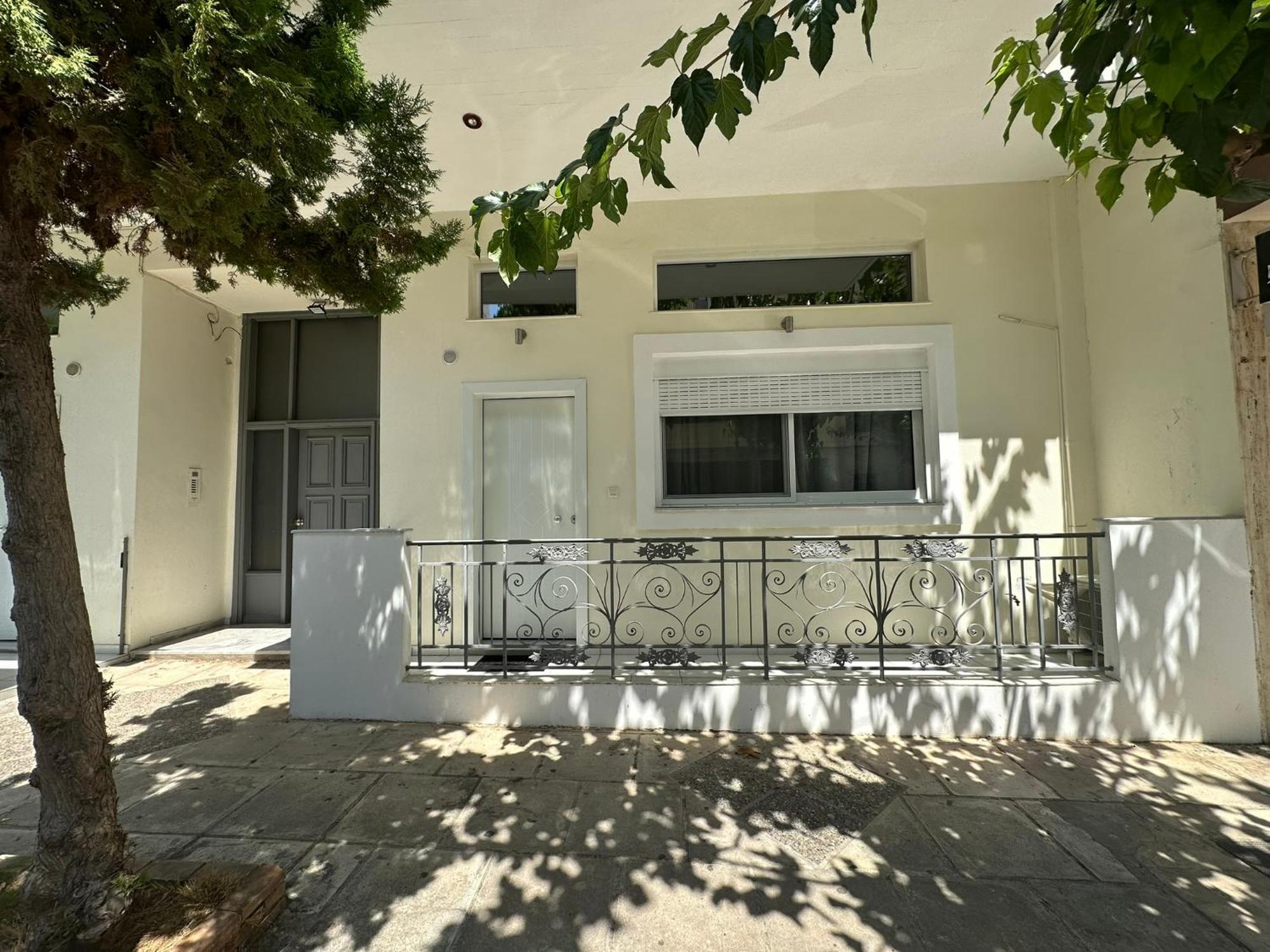 Apartment Evterpi - With Loft And Garden In The Heart Of Kalamata