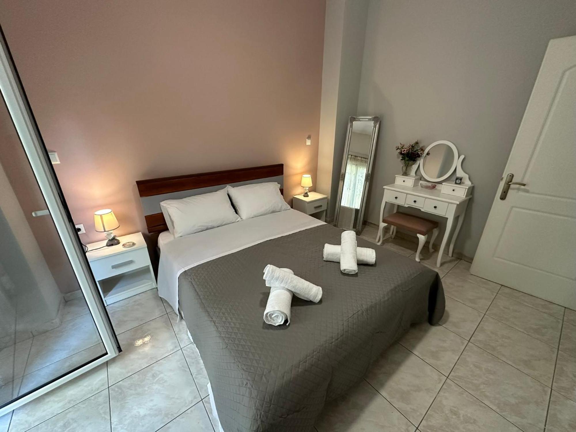 Evterpi - With Loft And Garden In The Heart Of Apartment Kalamata
