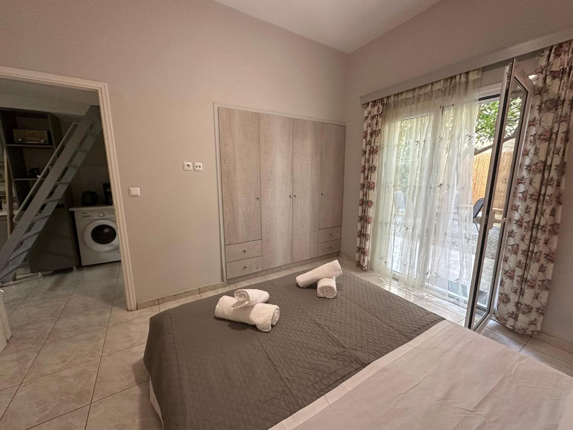 Evterpi - With Loft And Garden In The Heart Of