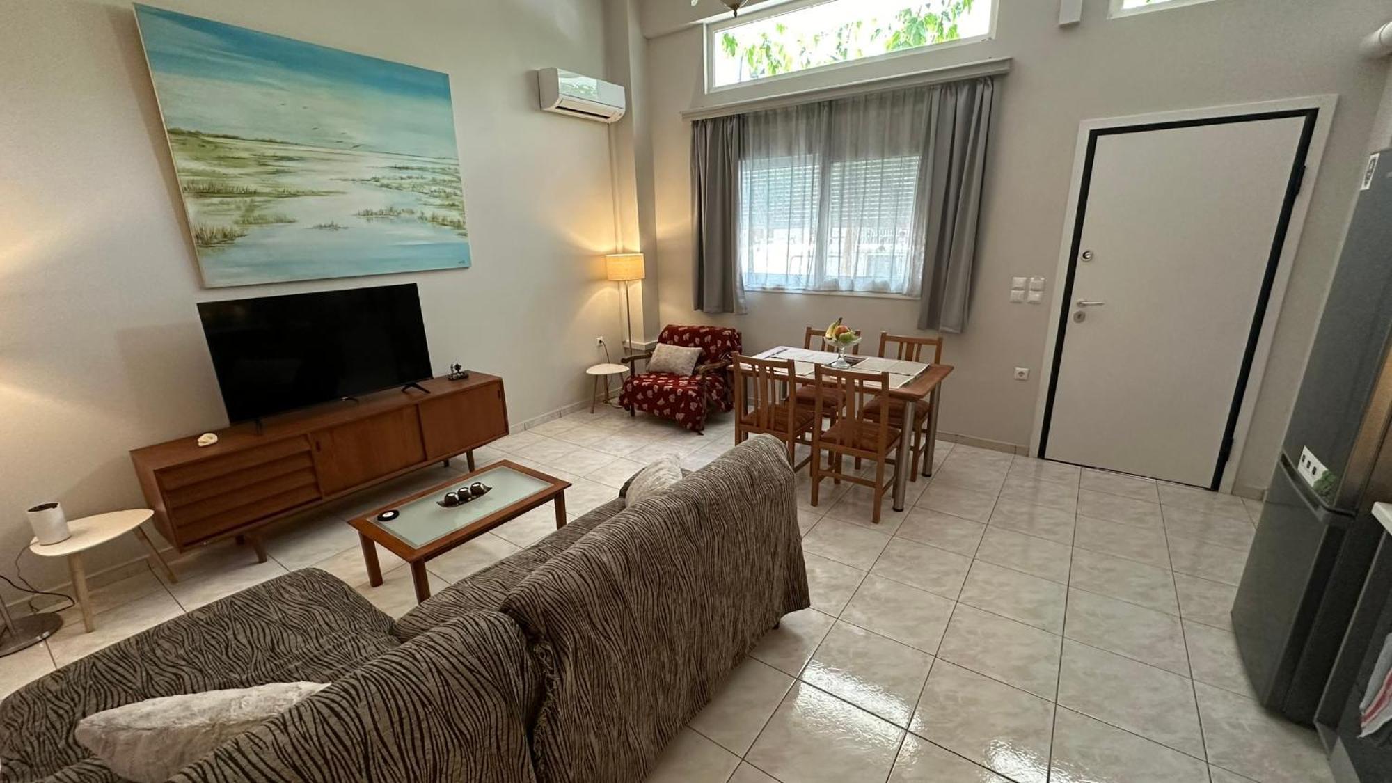 Evterpi - With Loft And Garden In The Heart Of * Kalamata